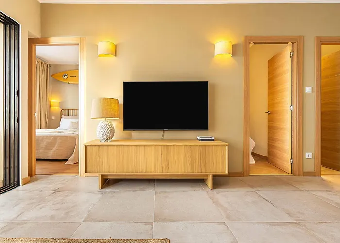 Marina Paraiso Retreat * Адехе